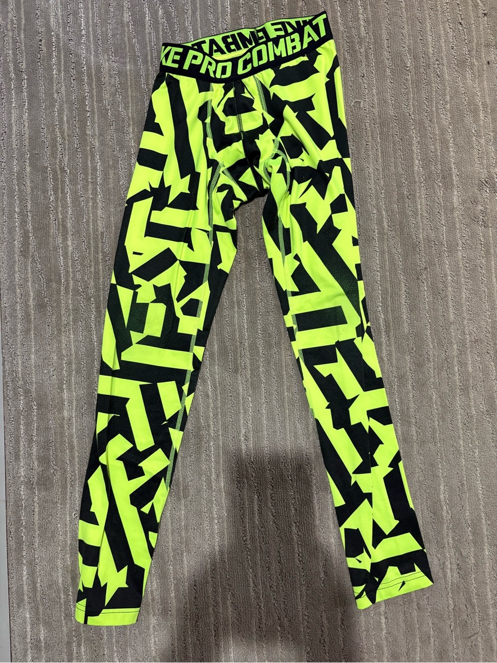 Neon yellow Nike Pro Combat sz medium sports training pants leggings compression